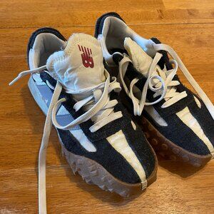 EUC New Balance Black & Beige UXC72V1 Sneakers